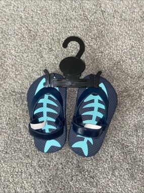 Old Navy Navy & Light Blue Fishbone Baby Sandals